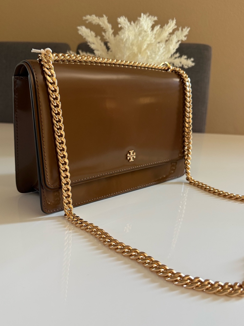 NWT TORY BURCH EMERSON SMOOTH FLAP ADJUSTABLE. SHOULDER BAG RICH WALNUT $550
